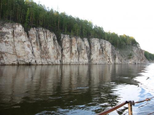 За пять дней плавания на барже вся эта красота надоедает хуже горькой редьки.
